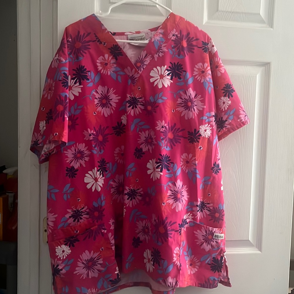 Muilti Color Floral Print Scrub